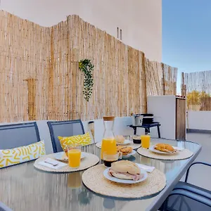 faro-casa-trevo-com-terrao-bbq.hotelaalgarve.com/