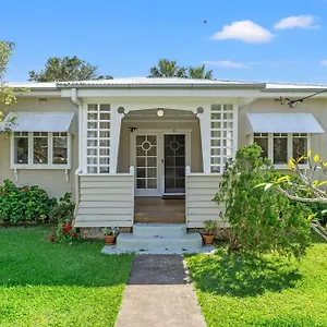 Holiday home 21 Carlyle Street -, Byron Bay